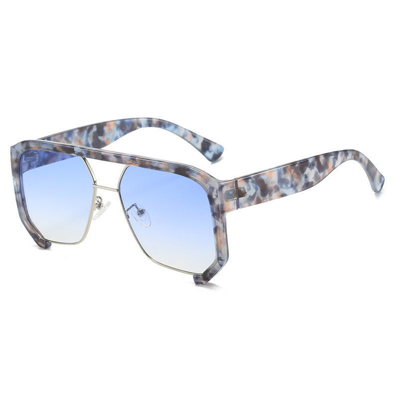 URBAN EDGE: Bold Oversized Square Sunglasses
