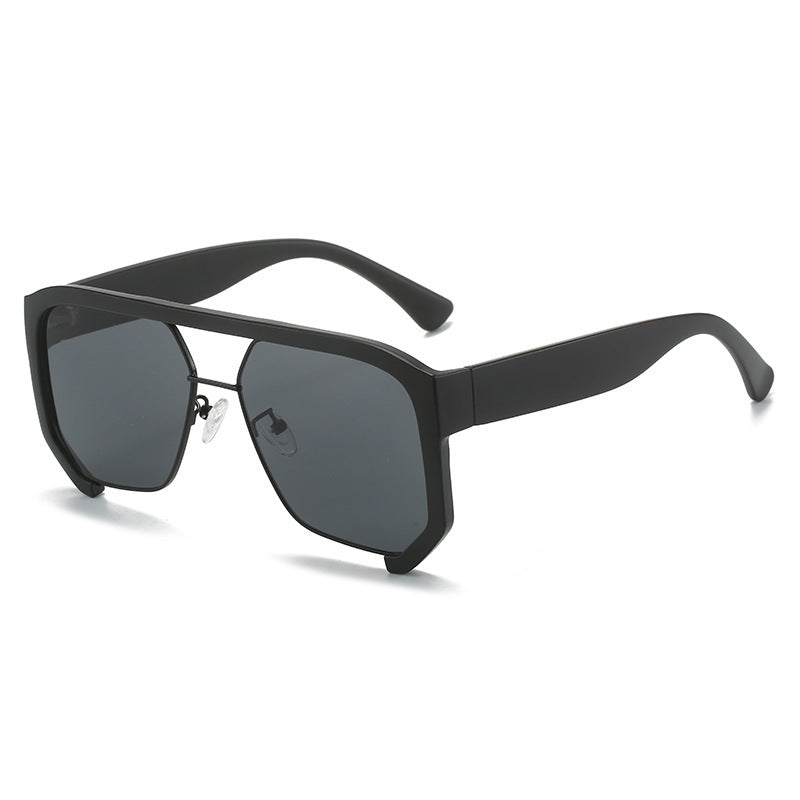 URBAN EDGE: Bold Oversized Square Sunglasses