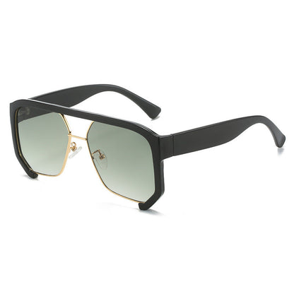 URBAN EDGE: Bold Oversized Square Sunglasses