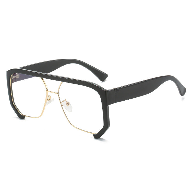 URBAN EDGE: Bold Oversized Square Sunglasses